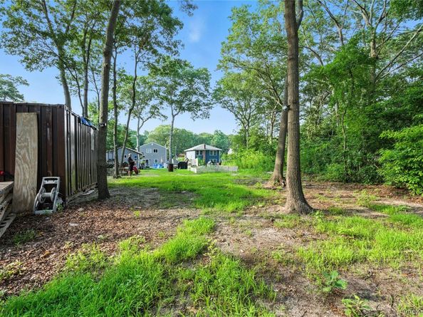 28 Ozark Street, Ronkonkoma NY 11779