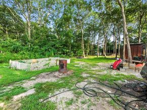 28 Ozark Street, Ronkonkoma NY 11779