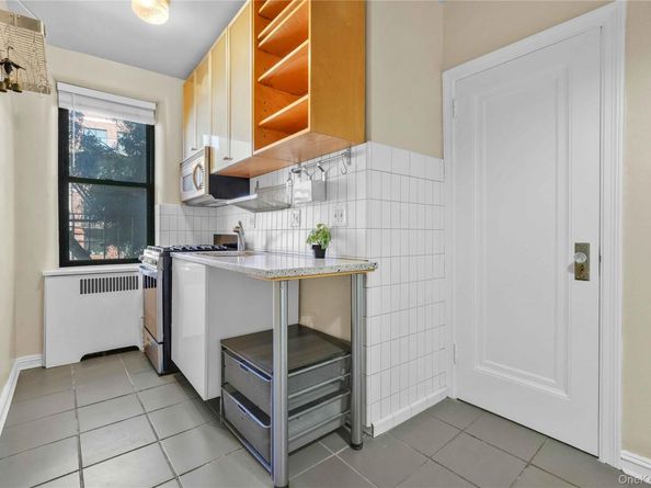 30-83 Crescent Street 2B, Astoria NY 11102