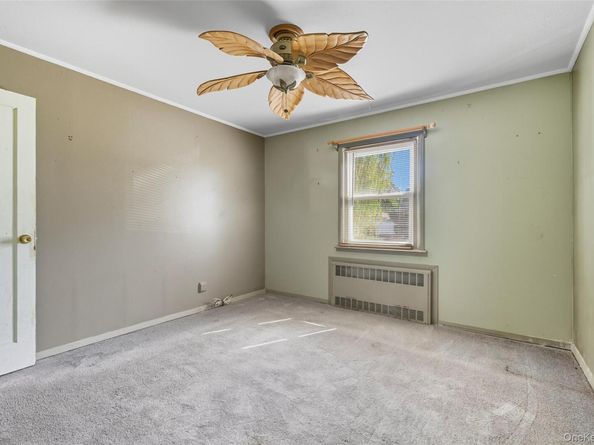 307 Ferndale Court, Copiague NY 11726