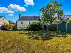 307 Ferndale Court, Copiague NY 11726