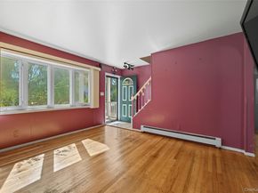 307 Ferndale Court, Copiague NY 11726