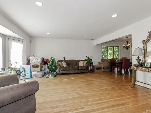 61 Mitchell Avenue, Plainview NY 11803