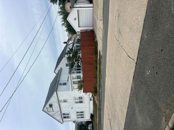 90 Pearsall Avenue, Lynbrook NY 11563