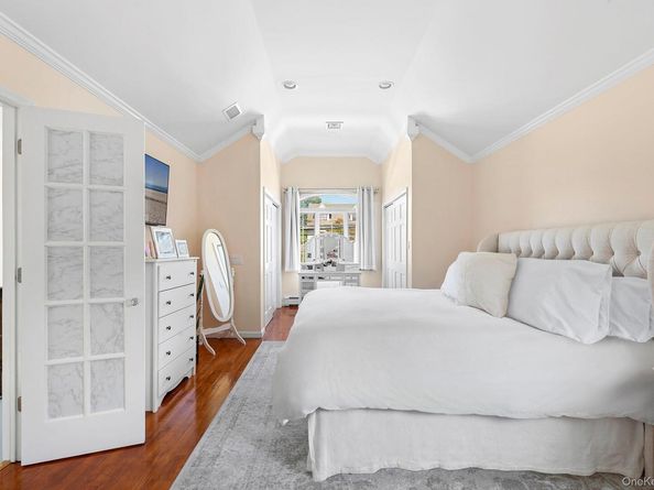 82 Lakeview Avenue, Rockville Centre NY 11570