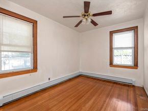 12401 9 Ave, College Point NY 11356