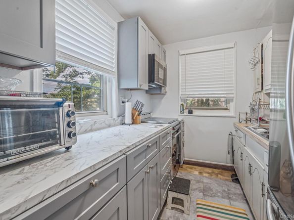 249-26 57th Avenue 2nd Fl, Little Neck NY 11362