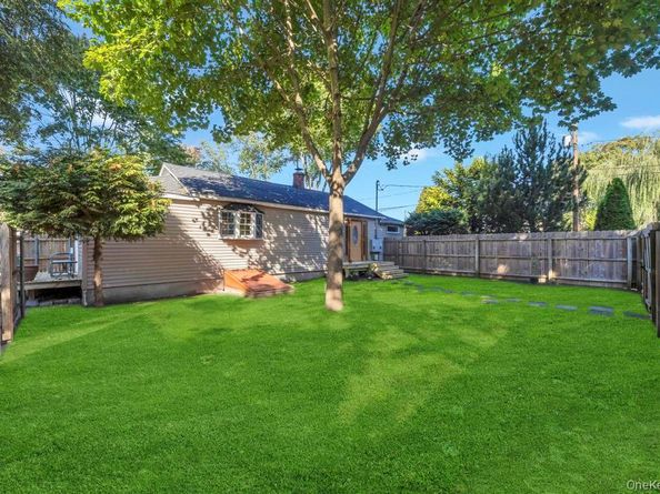 36 7th Avenue, Brentwood NY 11717