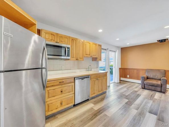 36 7th Avenue, Brentwood NY 11717