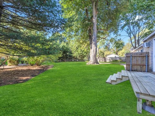 36 7th Avenue, Brentwood NY 11717