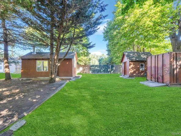 36 7th Avenue, Brentwood NY 11717