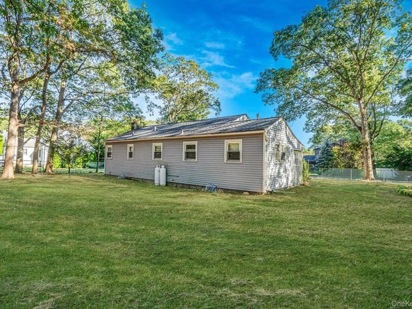 529 Elder Lane, Ronkonkoma NY 11779