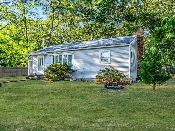 529 Elder Lane, Ronkonkoma NY 11779