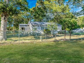 529 Elder Lane, Ronkonkoma NY 11779