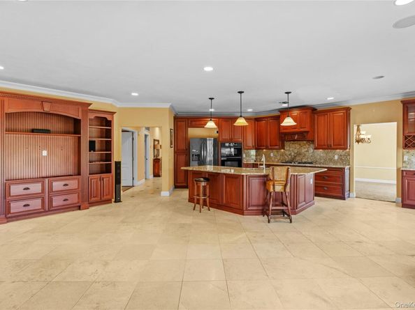169 Hamlet Drive, Mount Sinai NY 11766