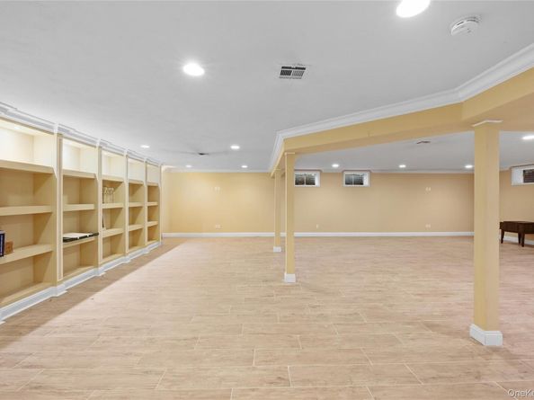 169 Hamlet Drive, Mount Sinai NY 11766