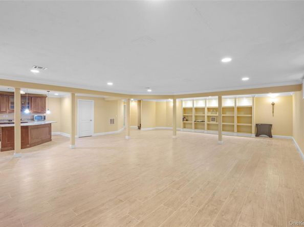 169 Hamlet Drive, Mount Sinai NY 11766