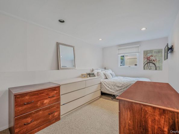 2994 Lonni Lane, Merrick NY 11566