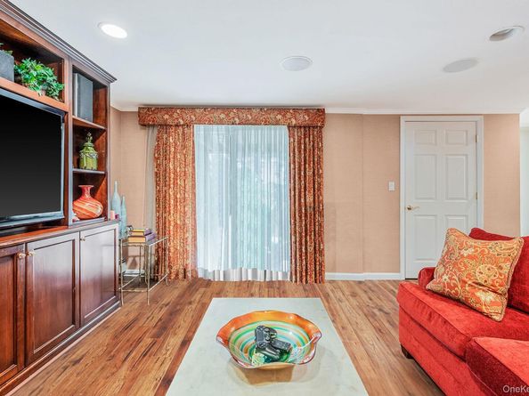 2994 Lonni Lane, Merrick NY 11566