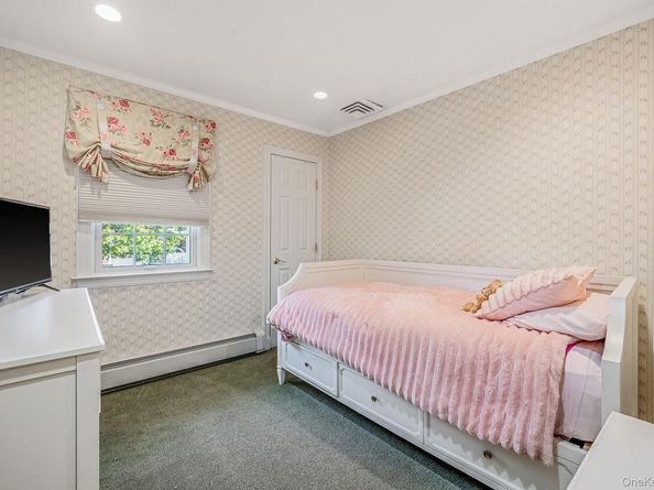 2994 Lonni Lane, Merrick NY 11566