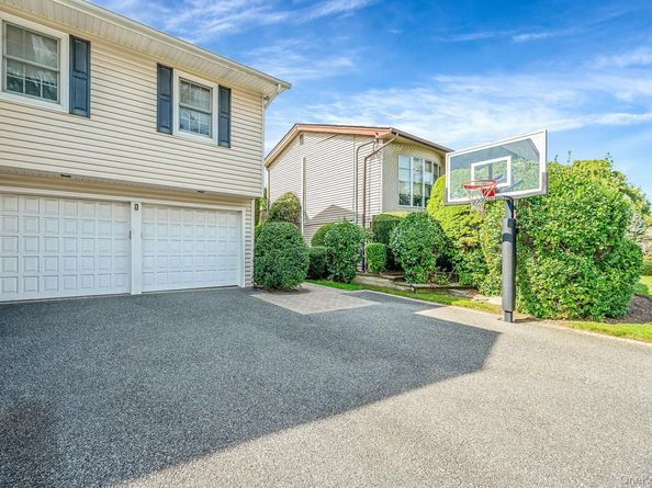 2994 Lonni Lane, Merrick NY 11566