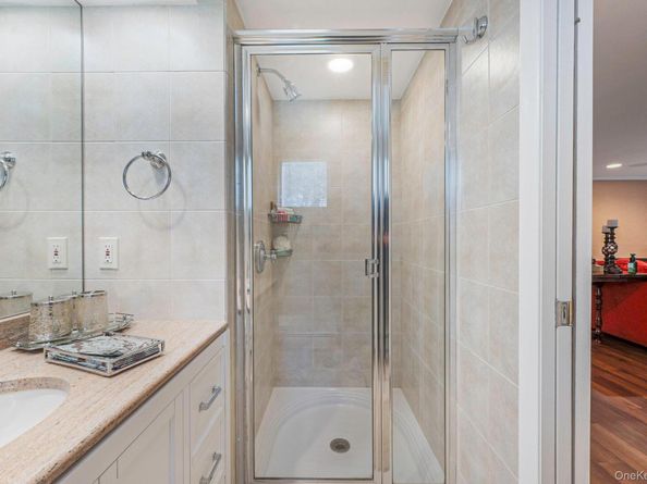 2994 Lonni Lane, Merrick NY 11566