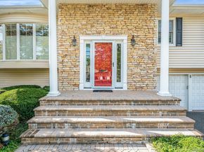 2994 Lonni Lane, Merrick NY 11566