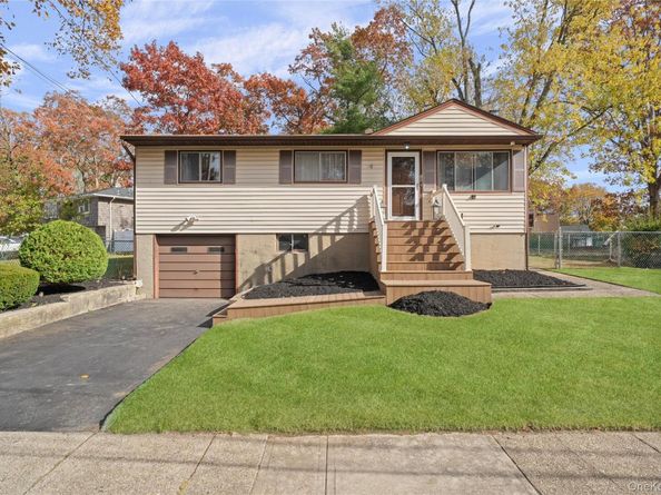 15 Santam Court, Bay Shore NY 11706