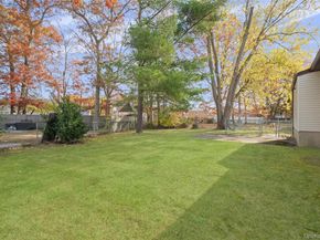 15 Santam Court, Bay Shore NY 11706