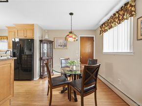 15 Santam Court, Bay Shore NY 11706