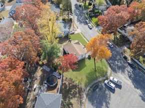 15 Santam Court, Bay Shore NY 11706