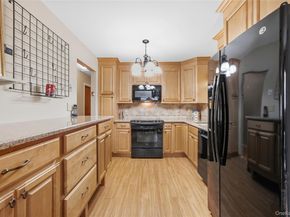 15 Santam Court, Bay Shore NY 11706