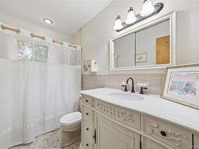 15 Santam Court, Bay Shore NY 11706