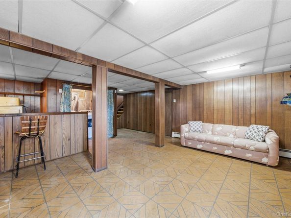 15 Santam Court, Bay Shore NY 11706