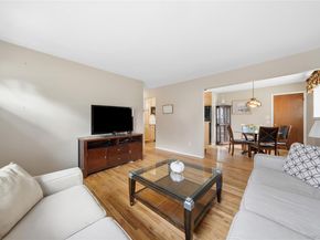 15 Santam Court, Bay Shore NY 11706