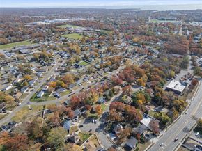 15 Santam Court, Bay Shore NY 11706