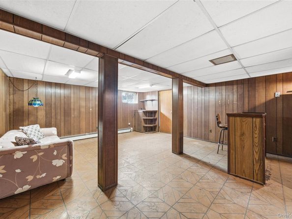 15 Santam Court, Bay Shore NY 11706