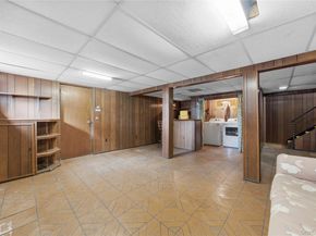 15 Santam Court, Bay Shore NY 11706