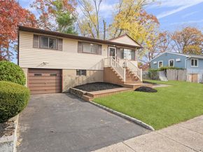 15 Santam Court, Bay Shore NY 11706