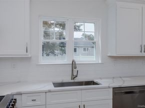 40 Zenith Road, Rocky Point NY 11778