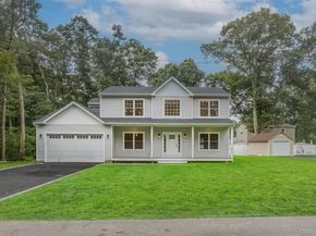 40 Zenith Road, Rocky Point NY 11778