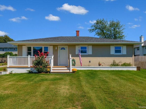 16 Elm Road E, Mastic Beach NY 11951