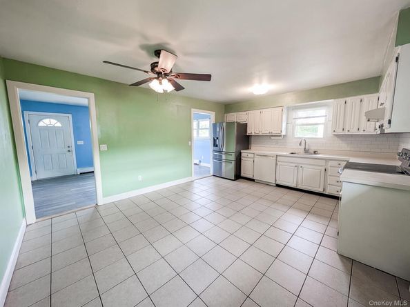16 Elm Road E, Mastic Beach NY 11951