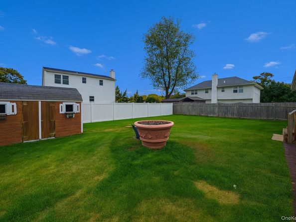 16 Elm Road E, Mastic Beach NY 11951
