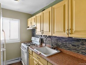 71 ADAMS Road E 2A, Central Islip NY 11722