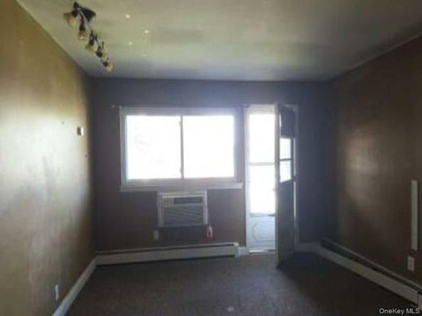 71 ADAMS Road E 2A, Central Islip NY 11722
