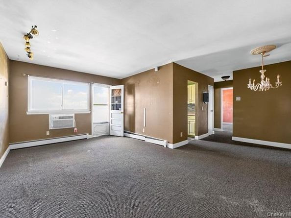 71 ADAMS Road E 2A, Central Islip NY 11722