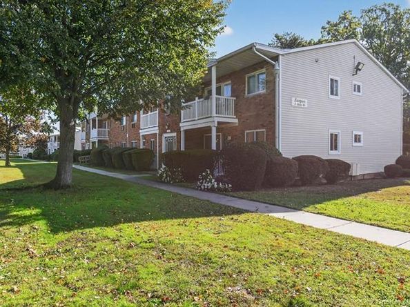 71 ADAMS Road E 2A, Central Islip NY 11722