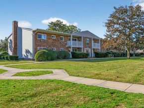 71 ADAMS Road E 2A, Central Islip NY 11722