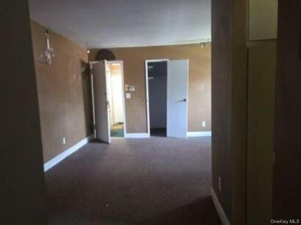 71 ADAMS Road E 2A, Central Islip NY 11722